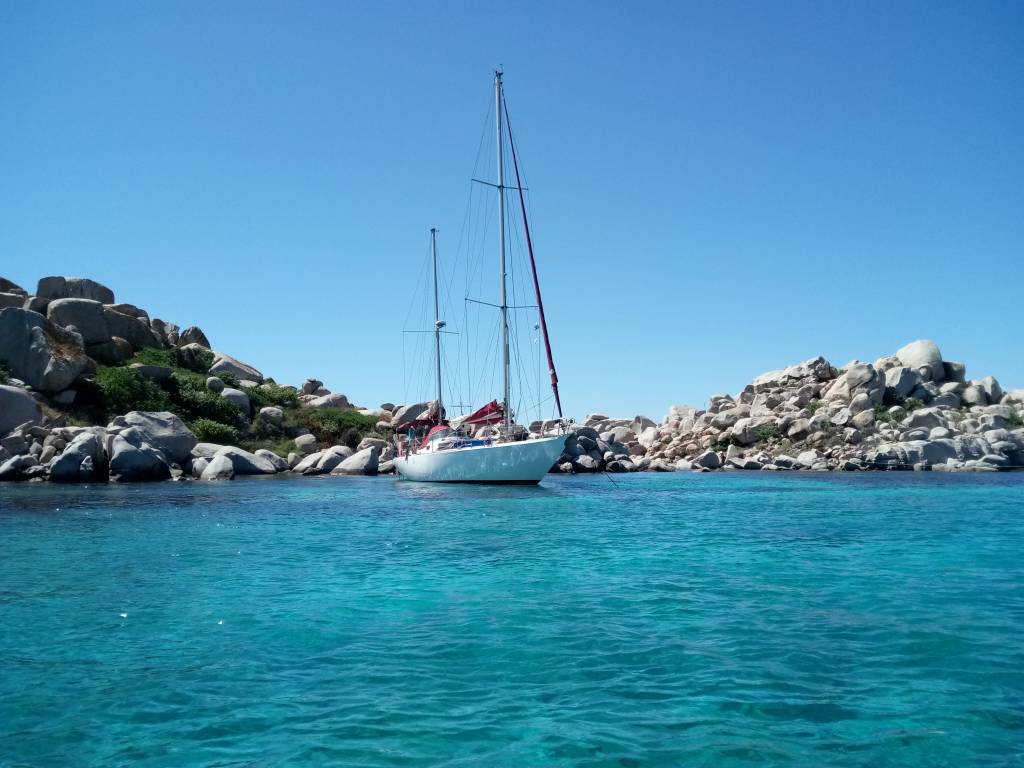 Croisière en voilier îles Lavezzi